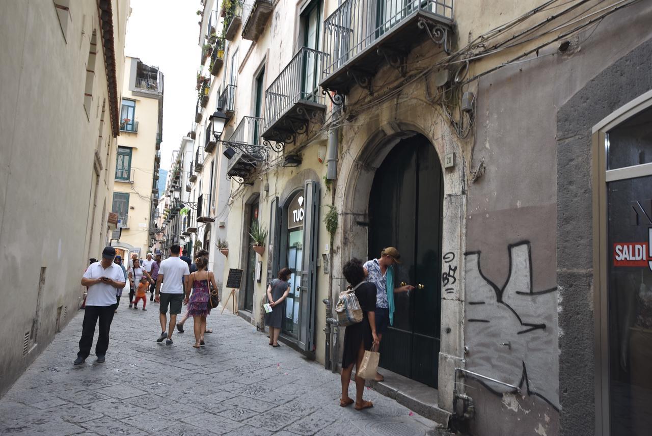 Bed and Breakfast La Dimora Del Barone Salerno Exterior foto